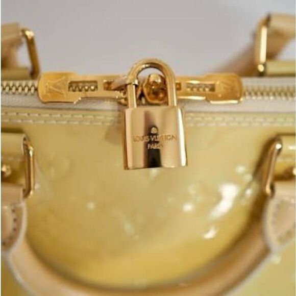 Louis Vuitton Alma Vernis Bag - Picture 16 of 16